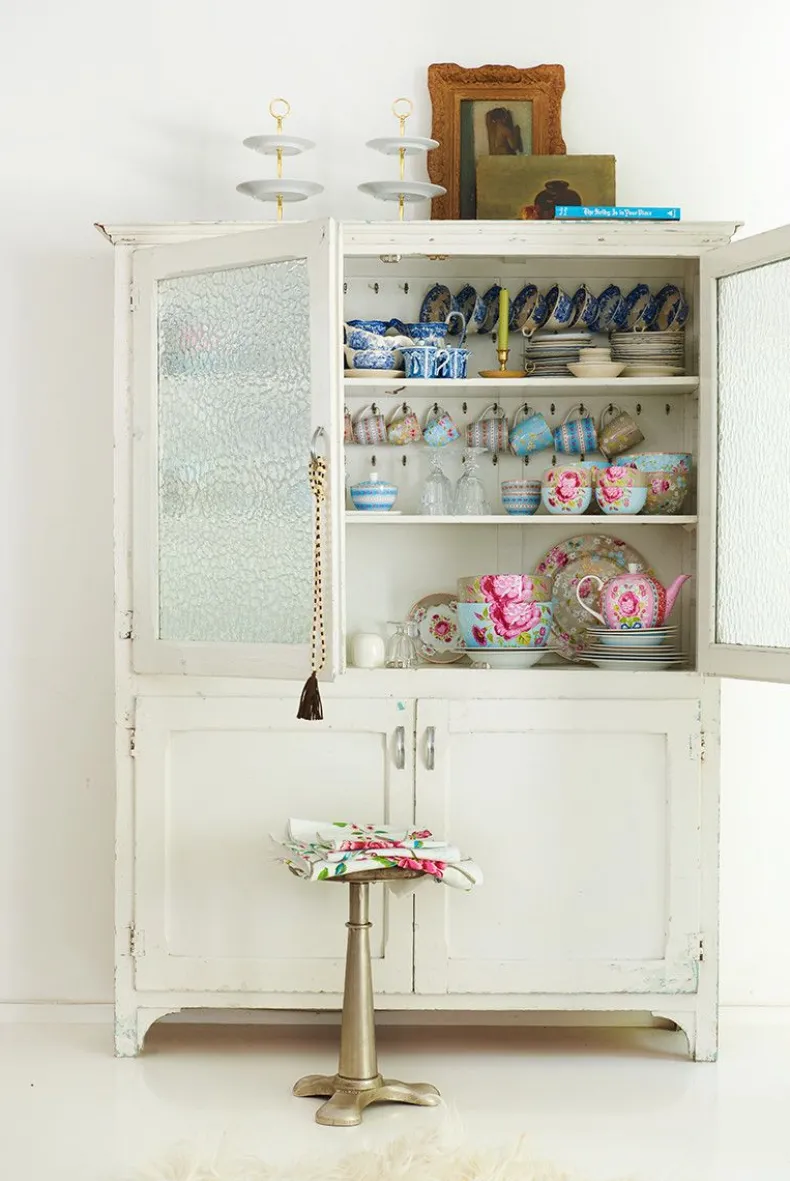 Early Bird Mok Groot Chinese Rose